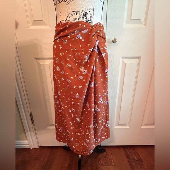Sanctuary Floral Print Midi Faux-Wrap Skirt Rust Orange Size L, NWT - Picture 2 of 6